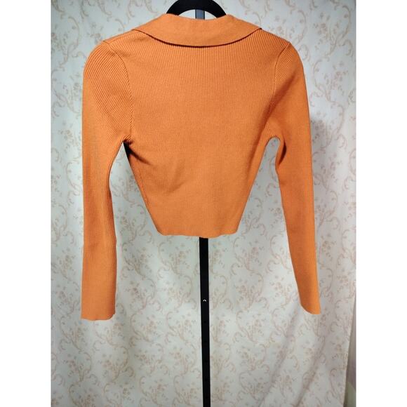 Women's Collared Deep Plunge Twist Crop Top Long Sleeve Sweater, Size Large - Picture 5 of 13